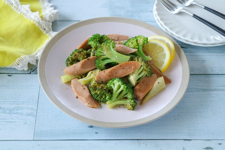 鉄分ソーセージとブロッコリーのレモンソテー